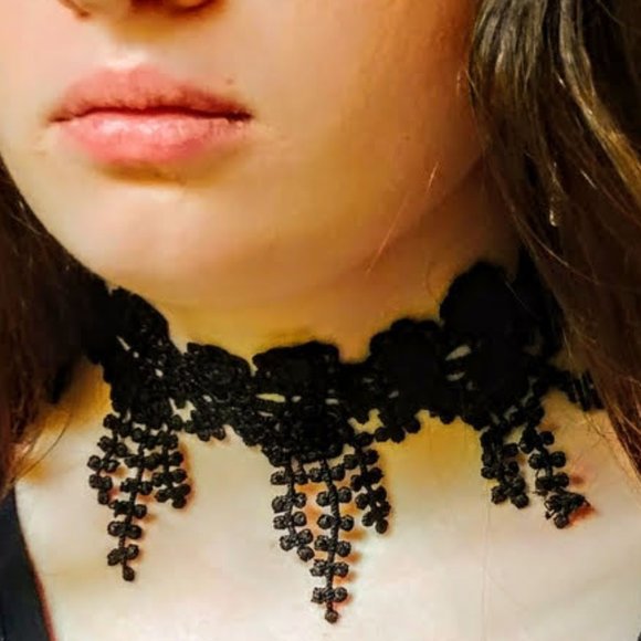 Black Victorian Lace Choker Necklace - Picture 2 of 4